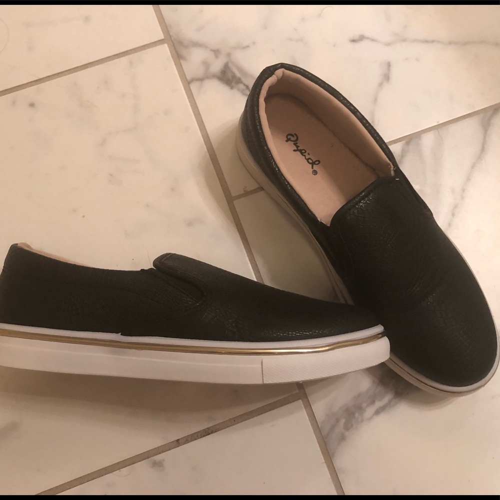 Black Sneakers